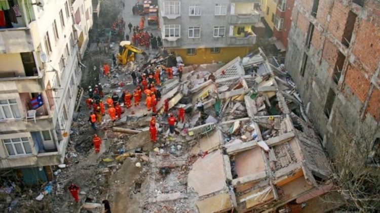 Deprem değil, mahkeme vurdu