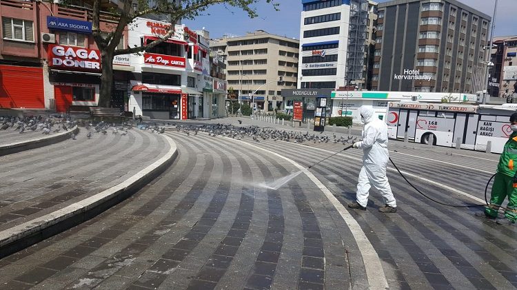 Osmangazi Belediyesi, ilçede dezenfekte edilmeyen nokta bırakmıyor
