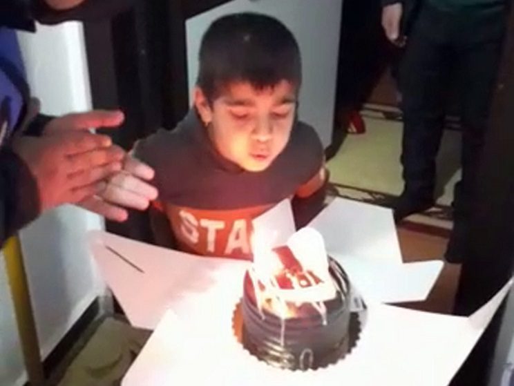 Evden çıkamayan Arda’ya Osmangazi Belediyesinden sürpriz doğum günü