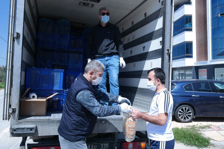 Besaş ekipleri 30 bin ekmeği ücretsiz dağıttı