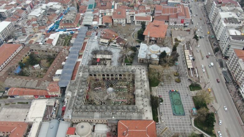 Bursa esnafı Vakıflar Bölge Müdürlüğün’ün dükkanlardan kira almamasını istiyor