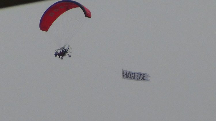 Bursa’da havadan evde kal mesajı