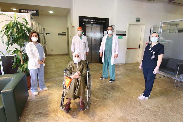 Medicabil’de koronavirüs tedavisi gören 3 hasta taburcu oldu