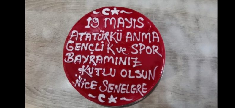 19 Mayıs Doğumlu Gençlere Sürpri̇z