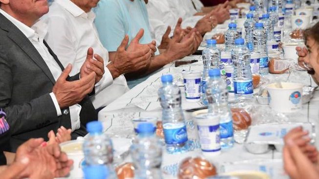 20 kişilik iftarda 13 kişiye virüs bulaştı