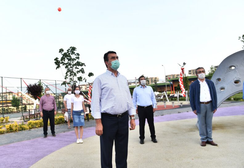 Başkan Dündar 19.19’da İstiklal Marşı’na eşlik etti