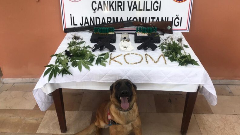 Akaryakıt İstasyonuna Uyuşturucu Operasyonu: 2 Gözaltı