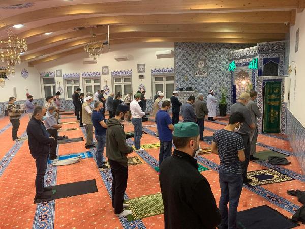 Almanya’da bayram namazı gruplar halinde kılınacak