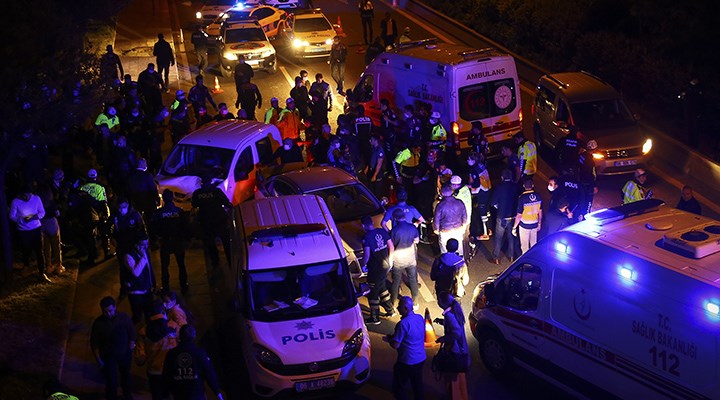 Ankara’da polis uygulama noktasına araç daldı