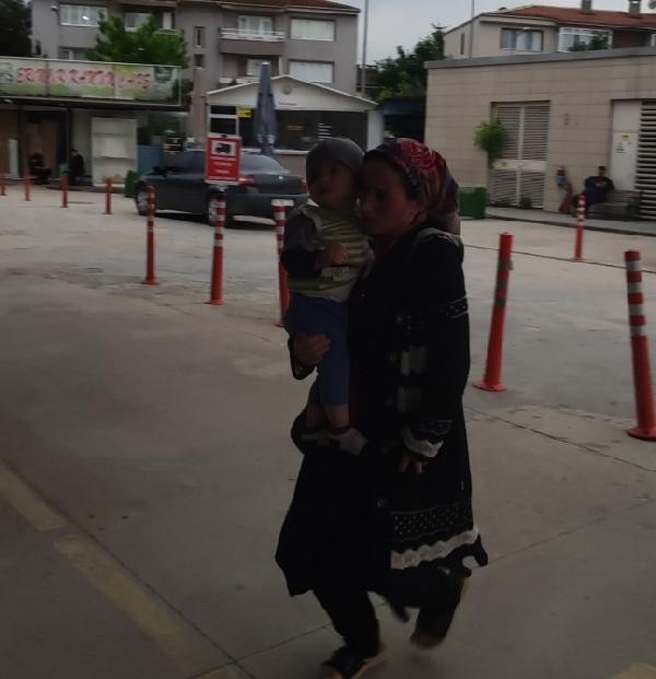 1 yaşındaki çocuk odada unutulan çamaşır suyunu içti
