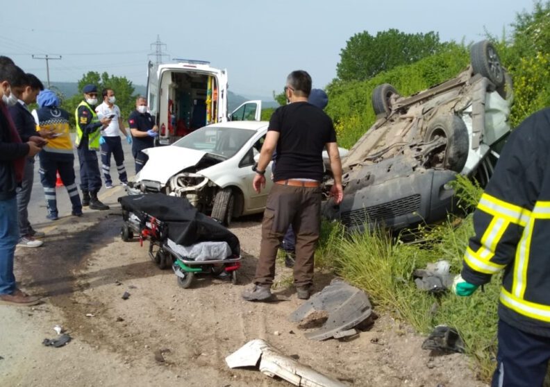 Çanda Trafi̇k Kazası: 1 Ölü, 2 Yaralı