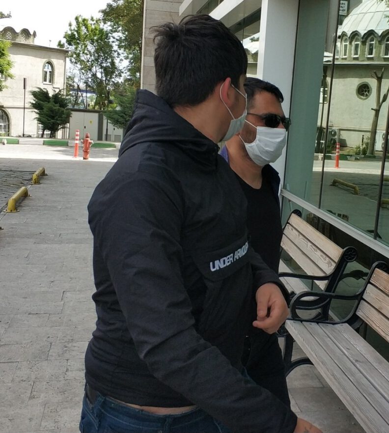 Cezaevi̇nden İzi̇nli̇ Çıkan Çocuk Hırsızlık Suçundan Cezaevi̇ne Gönderi̇ldi̇
