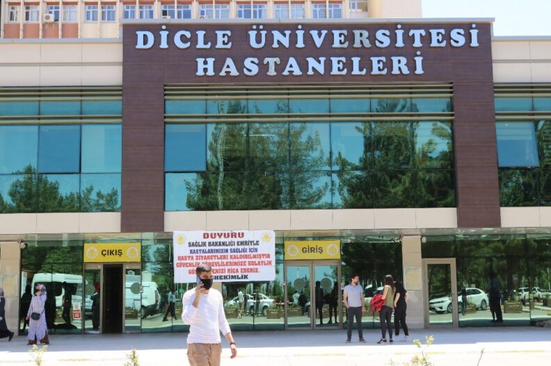 Di̇cle Üni̇versi̇tesi̇nde virüslü hasta sayısında düşüş