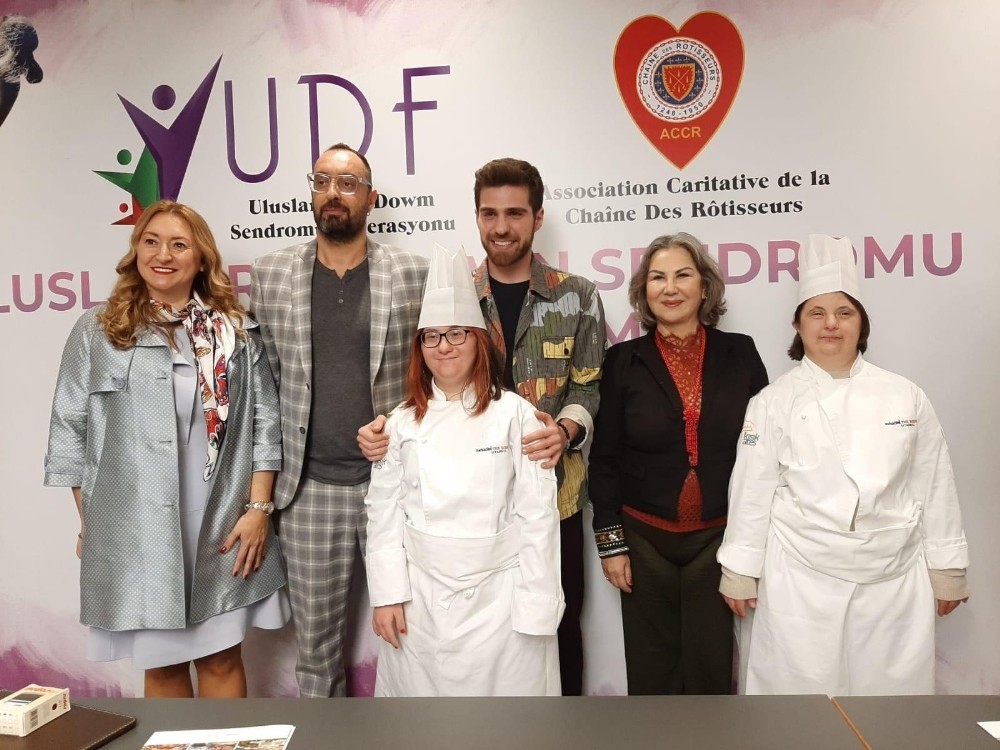 Down Sendromlu Bi̇reylerden Sevi̇ndi̇ren Haber