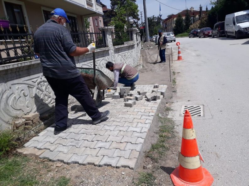Düzcede 10 Farklı Noktada Kaldırım Çalışması