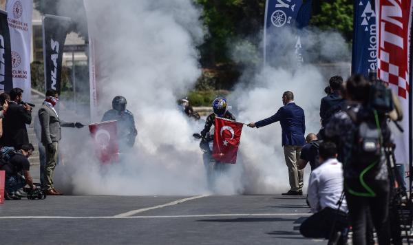 Fotoğraflar// 19 Mayıs Atatürk’ü Anma Gençlik ve Spor Bayramı’nda İstanbul’da Atatürk rallisi