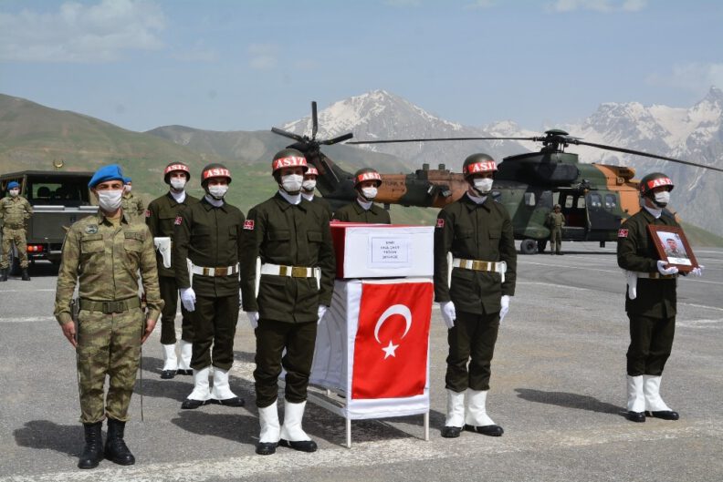 Hakkari̇de Şehi̇t Uğurlama Töreni̇
