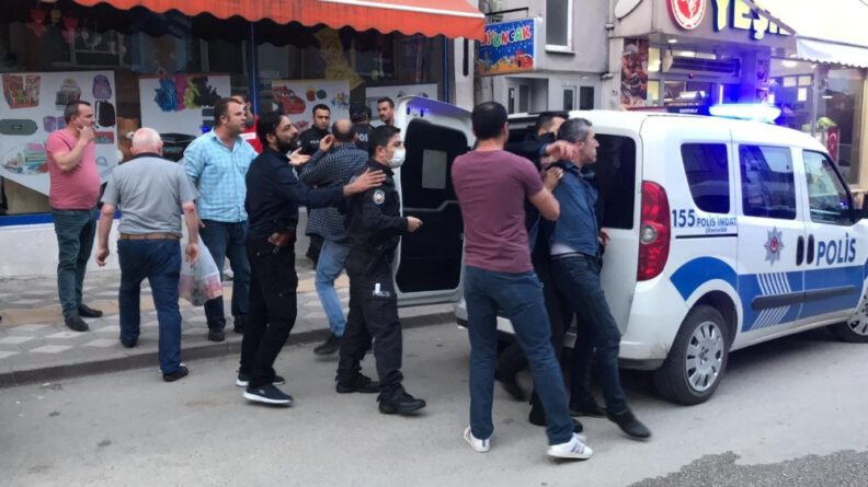 İftar Vakti̇ Çıkan Kavgada Si̇lah Patladı