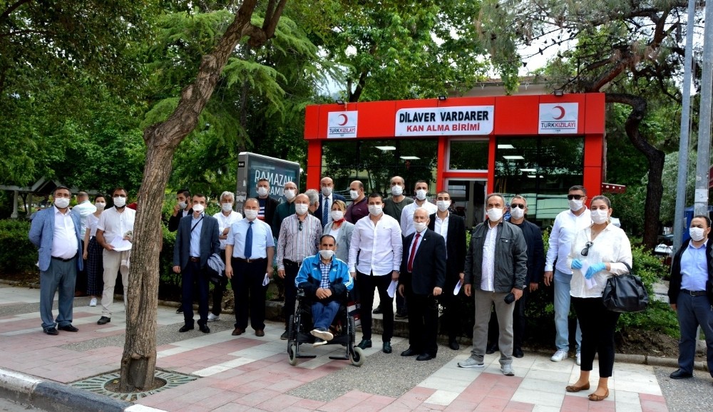 Kan Stoku Azalınca Harekete Geçti̇ler