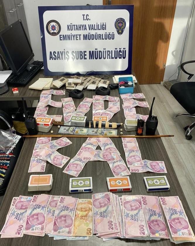 Kumar baskınında yüklü miktarda para ele geçirildi