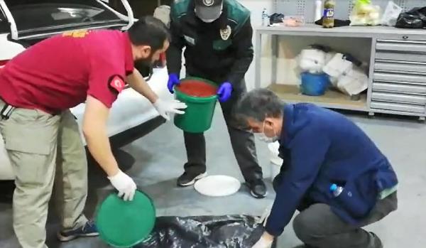 Salçanın içinden 20 bin 250 uyuşturucu hap çıktı