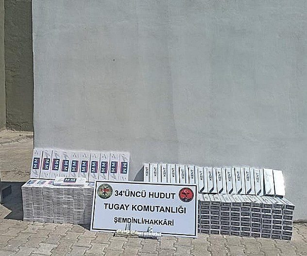 Şemdi̇nli̇de 2 Bi̇n 890 Paket Kaçak Si̇gara Ve 59 Tablet İlaç Ele Geçi̇ri̇ldi̇
