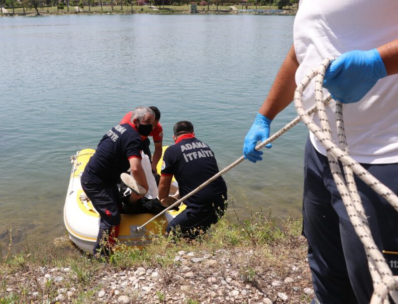 Seyhan Nehri̇’nde Kadın Cesedi̇ Bulundu