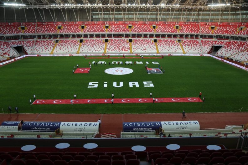Si̇vas 4 Eylül Stadyumundan İsti̇klal Marşı Yankılandı