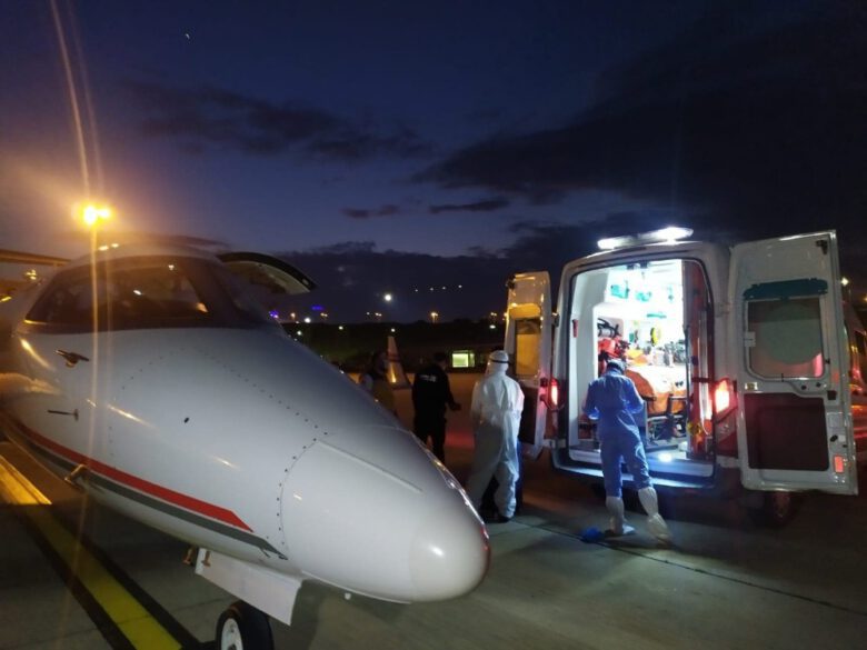 Türk hasta ambulans uçakla Türkiye’ye getirildi