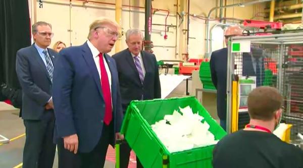 Trump’tan maske üretim tesisine “maskesiz” ziyaret