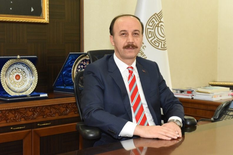 Vali̇ Eri̇n Kadi̇r Gecesi̇ni̇ Kutladı