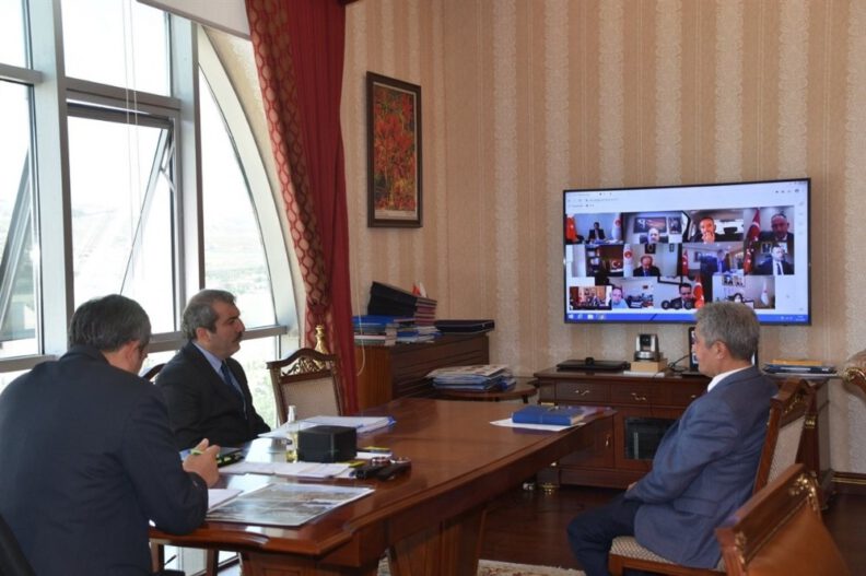 Vali̇ Sezer, Kırıkkale İl Değerlendi̇rme Toplantısına Katıldı