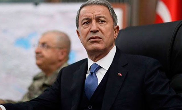 Bakan Akar: Teröristlerin inleri başlarına yıkıldı