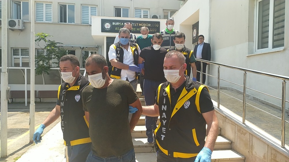 Bursa’da tekel bayi̇ işletmeci̇si̇ni̇ öldüren zanlı adli̇yede