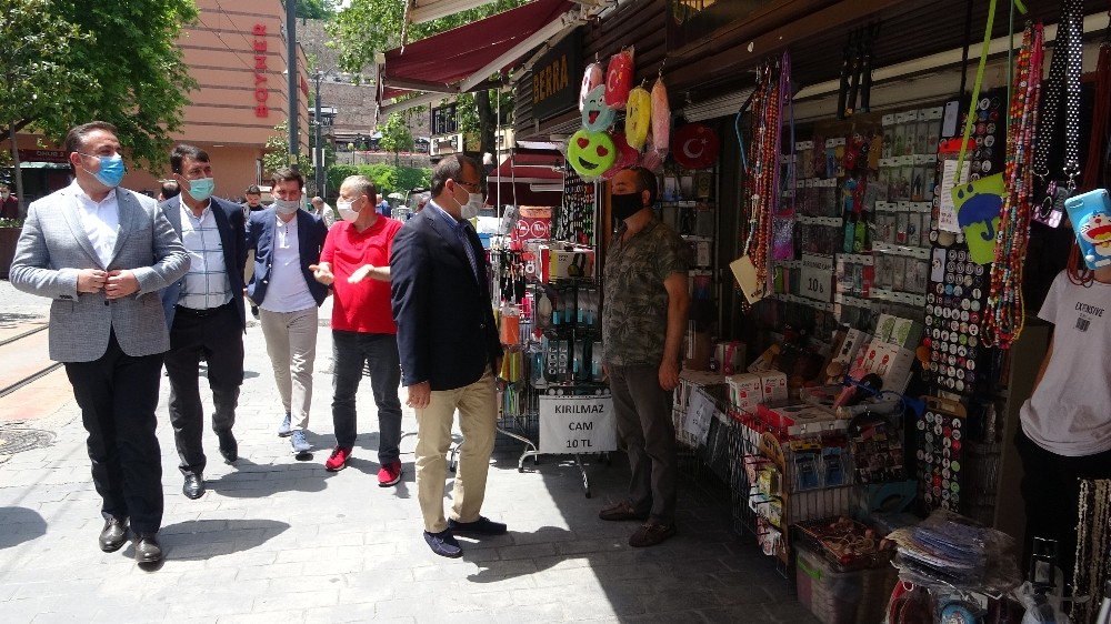 Bursa Millevekili Çavuşoğlu, çarşı esnafını ziyaret etti