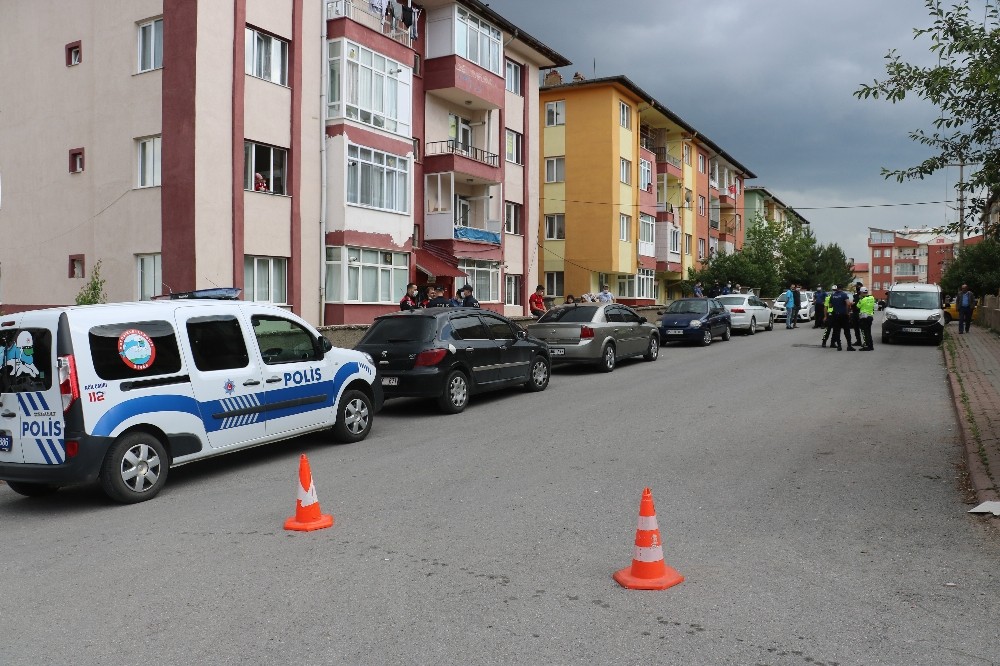 Küçük kıza çarpan sürücüye mahalleli meydan dayağı attı