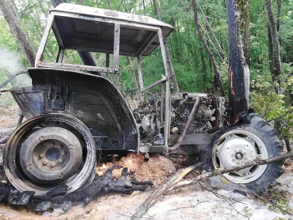 Bursa’da seyir halindeki traktör küle döndü