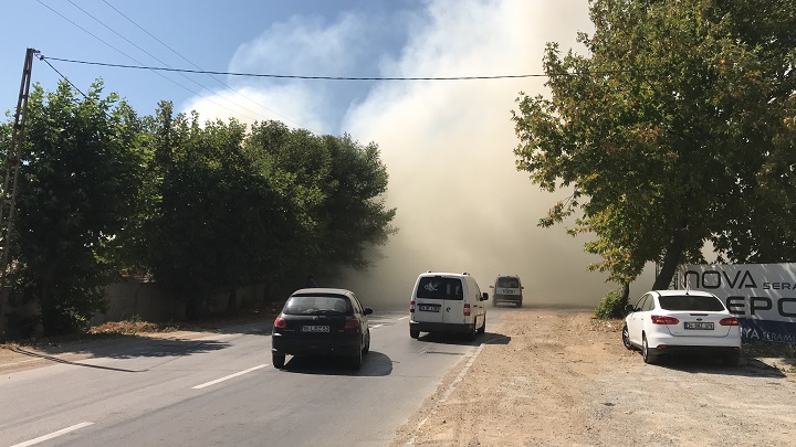 Bursa’da kağıt deposunda yangın!