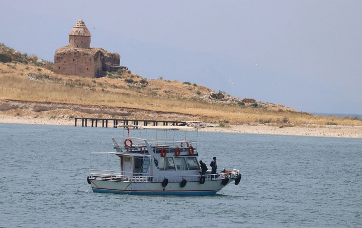 Van Gölü’nde 3 ceset daha bulundu