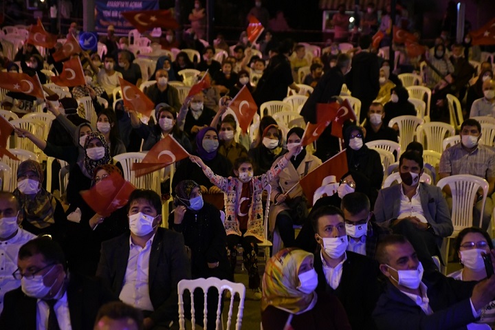 İnegöl 15 Temmuz’da meydanları doldurdu