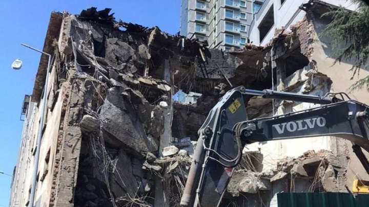 Tarihi Bomonti Bira fabrikası yıkılıyor