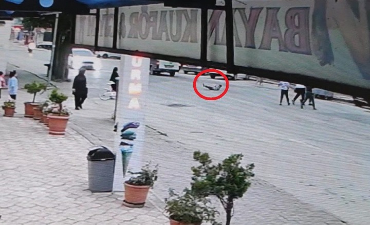 Bursa’da 5 yaşındaki çocuğa minibüs çarptı!
