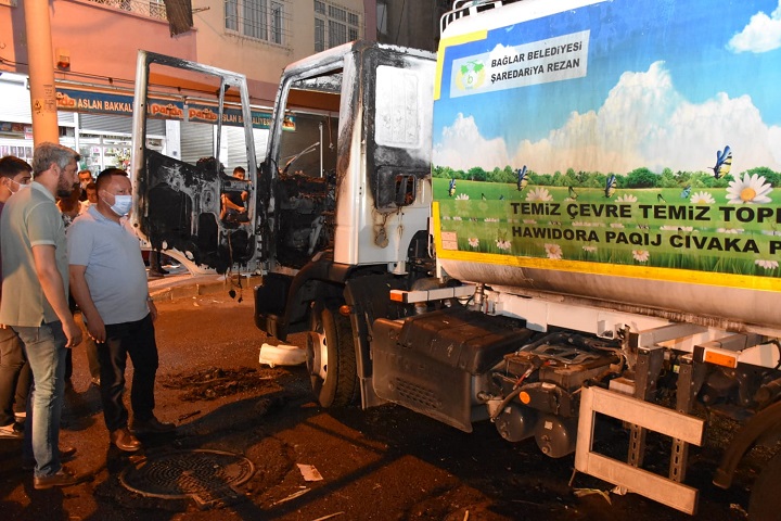 Diyarbakır’da temizlik aracını yaktılar
