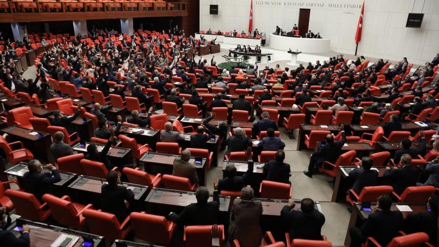 Çoklu baro kanunu yürürlüğe girdi