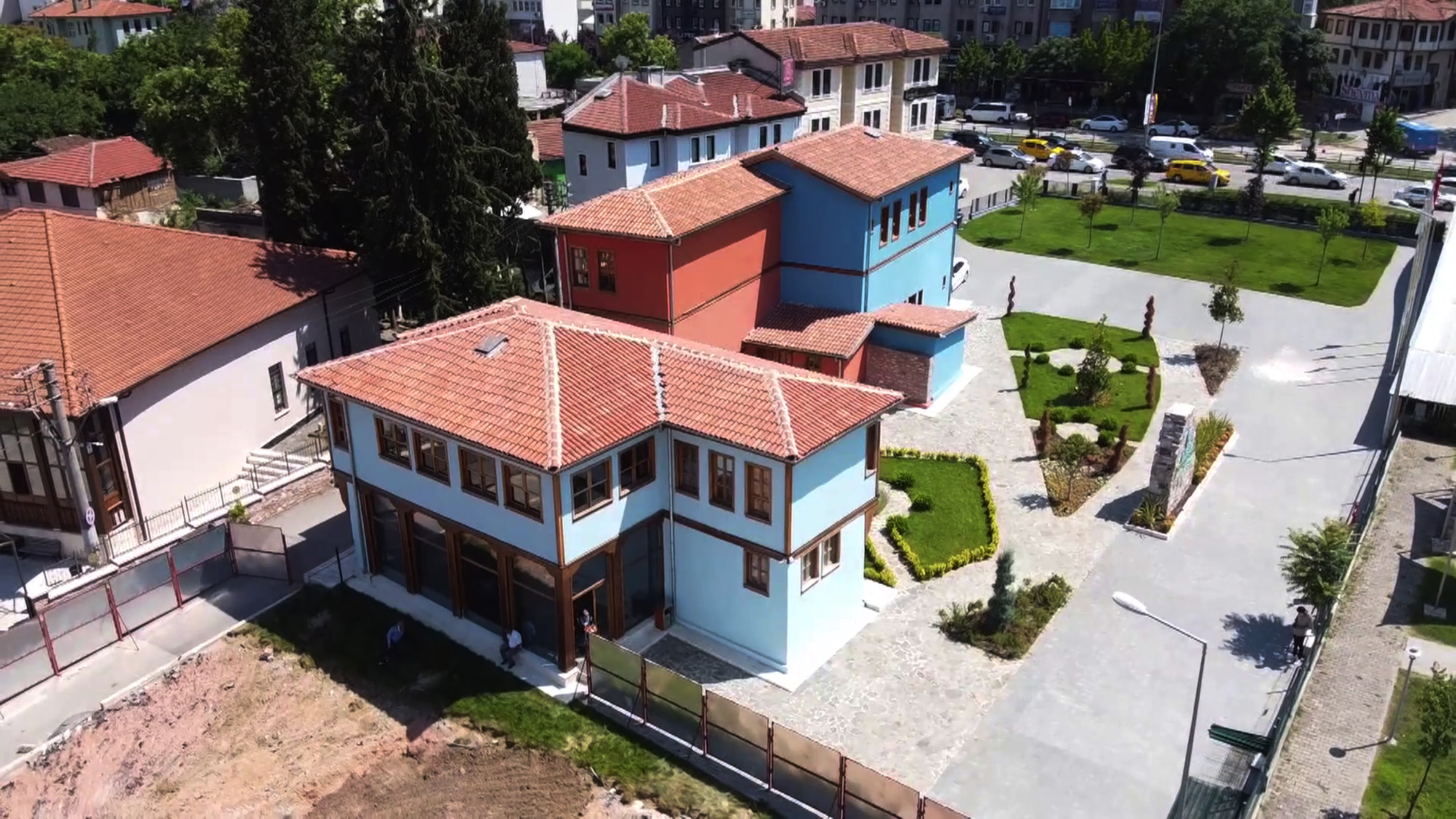 Tayakadın Mahallesi tarihi dokusuna yeniden kavuşuyor