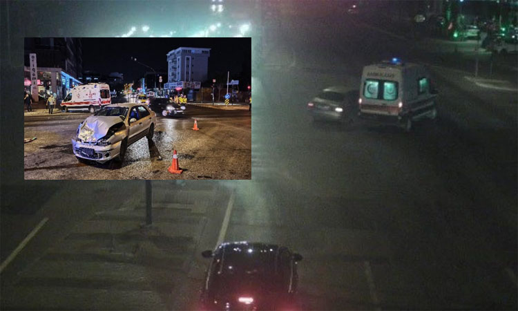 Bursa’da Kovid-19 şüphelisi aileyi taşıyan ambulansın kaza görüntüsü