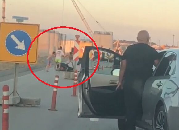 Bursa-Balıkesir karayolunda tekme tokat kavga