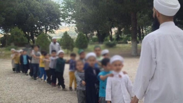 Acı gerçek: 1 milyon çocuk tarikatların elinde