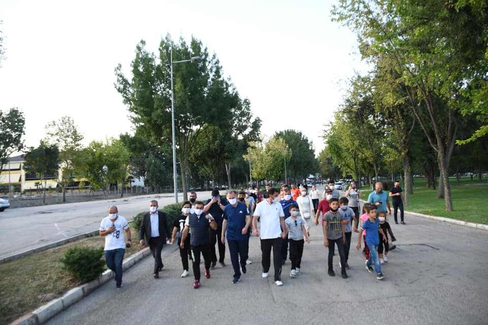 İnegöl’de emisyona karşı yürüyüş etkinliği başladı