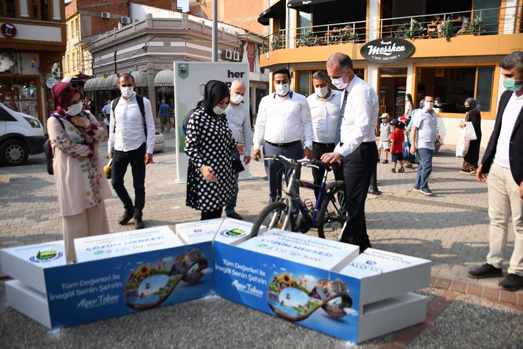 İnegöl’de bisiklet park noktaları oluşturuldu